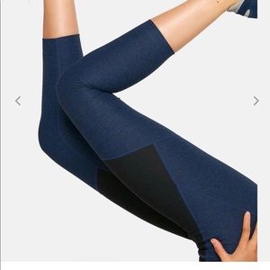 Outdoor Voices 3/4 Two-Tone Leggings
